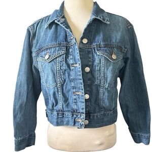 Gap Denim jacket cropped button down front collared Gap on back Size XSmall